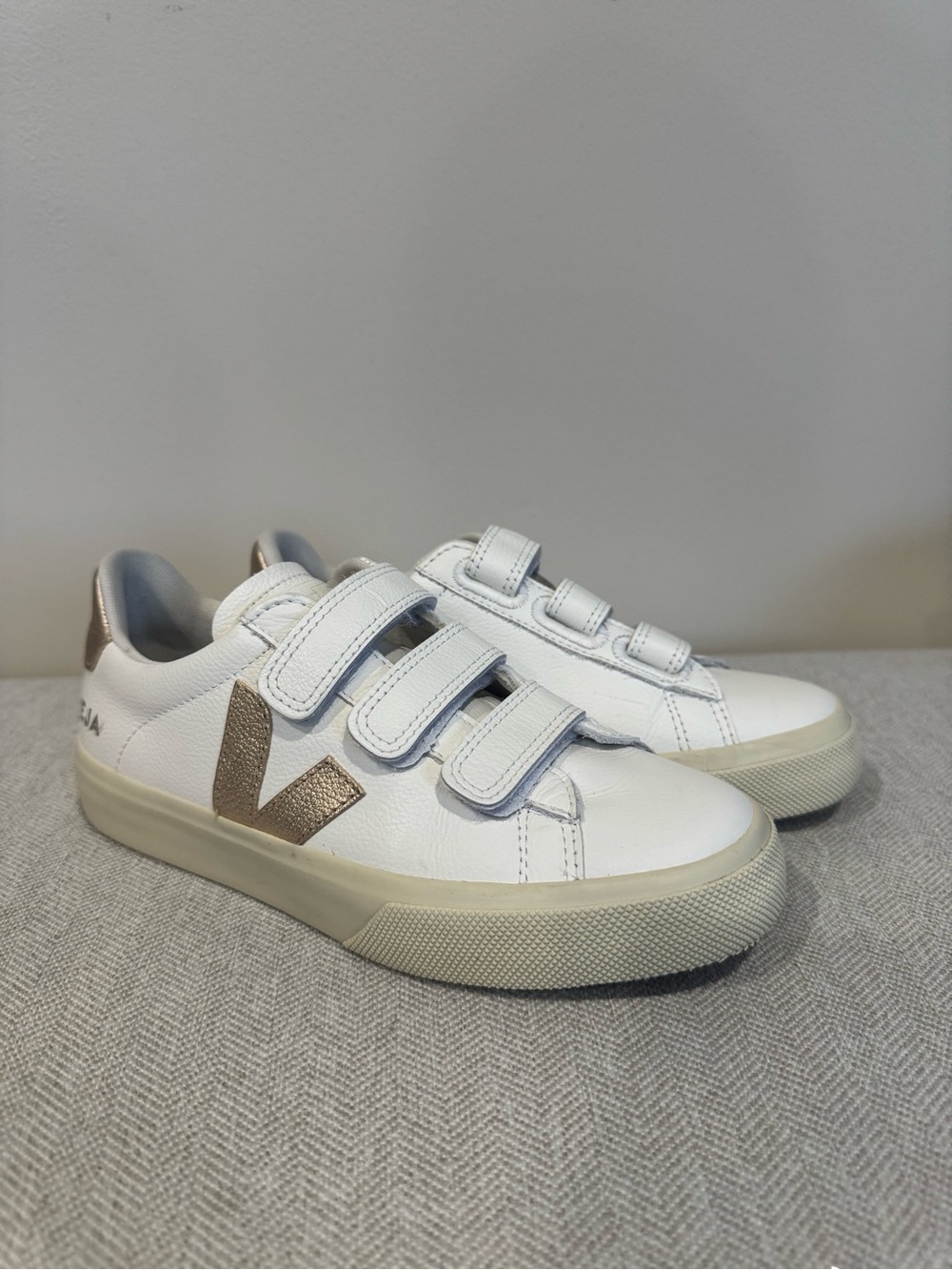 Veja Recife  White Leather Velcro Sneakers